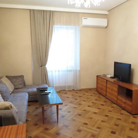 טביליסי Three Rooms Apartment מראה חיצוני תמונה