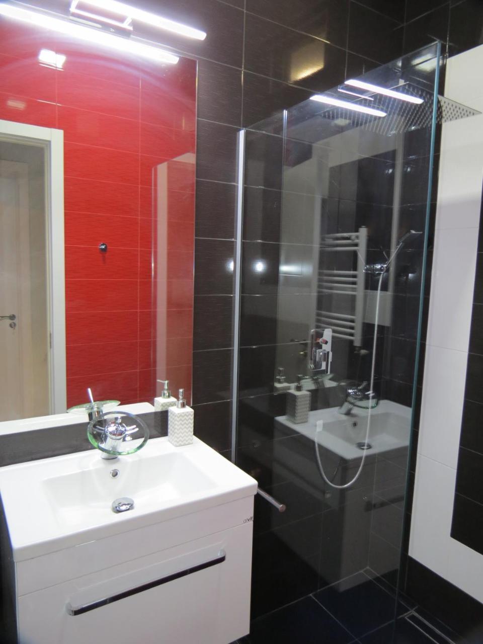 טביליסי Three Rooms Apartment מראה חיצוני תמונה