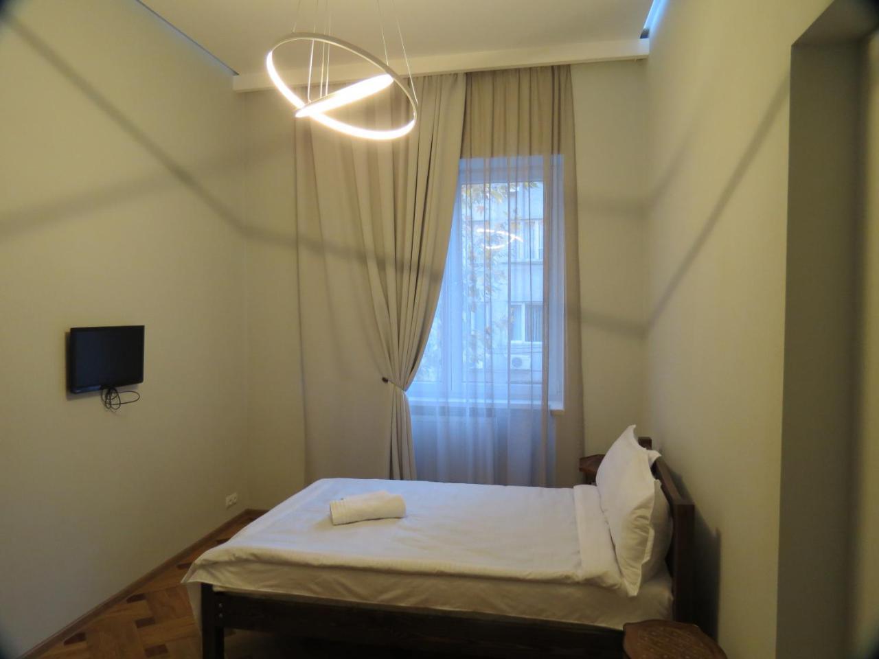 טביליסי Three Rooms Apartment מראה חיצוני תמונה