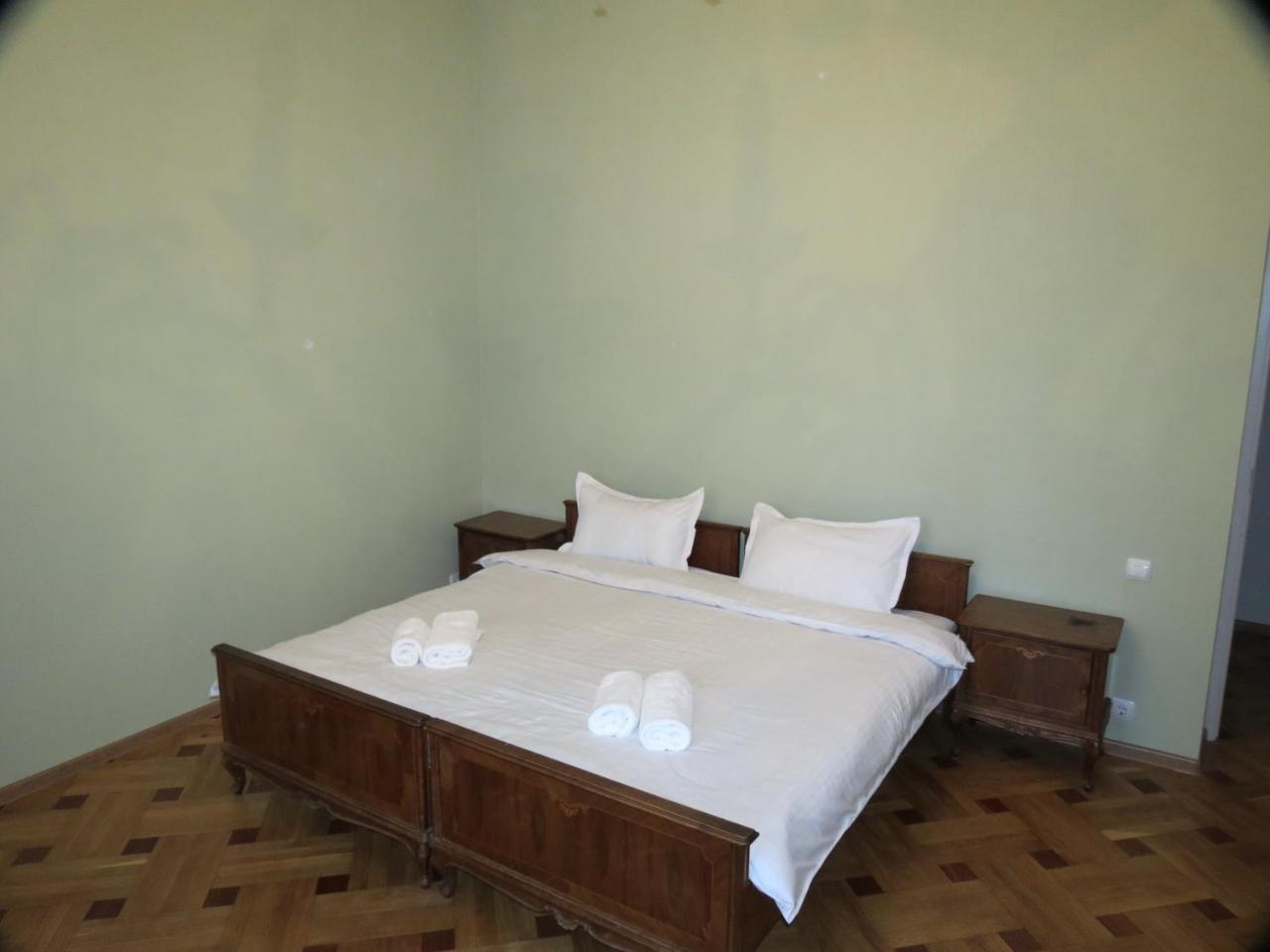 טביליסי Three Rooms Apartment מראה חיצוני תמונה