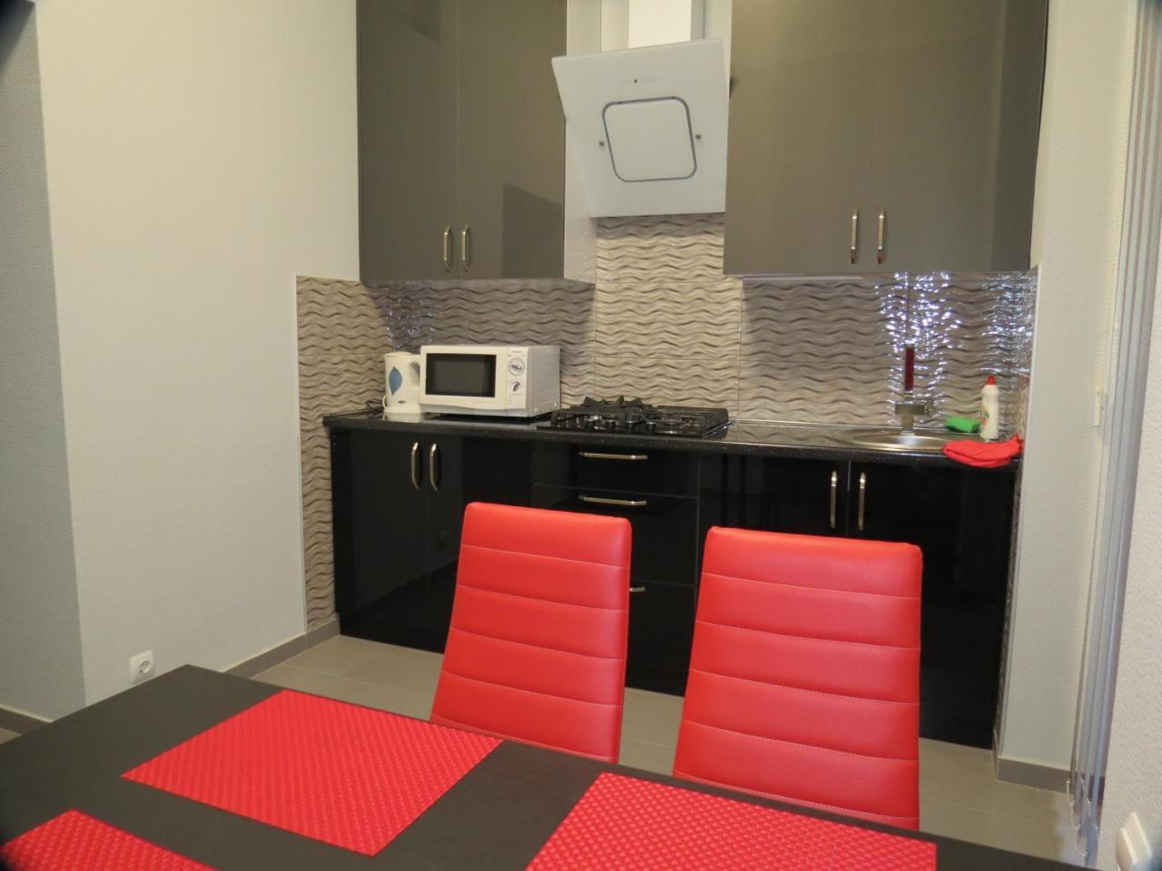 טביליסי Three Rooms Apartment מראה חיצוני תמונה
