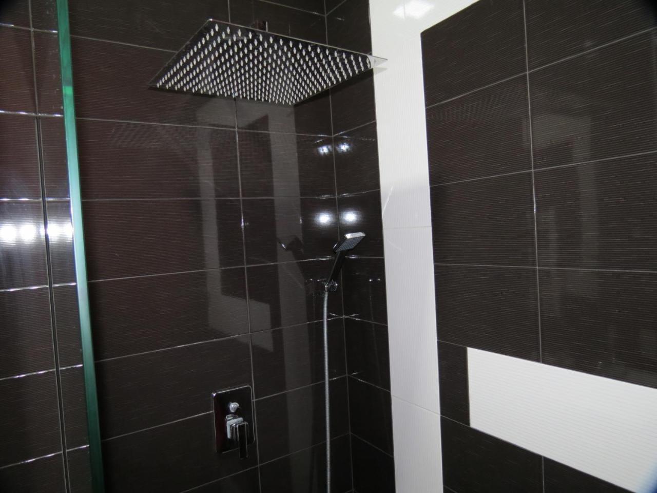 טביליסי Three Rooms Apartment מראה חיצוני תמונה
